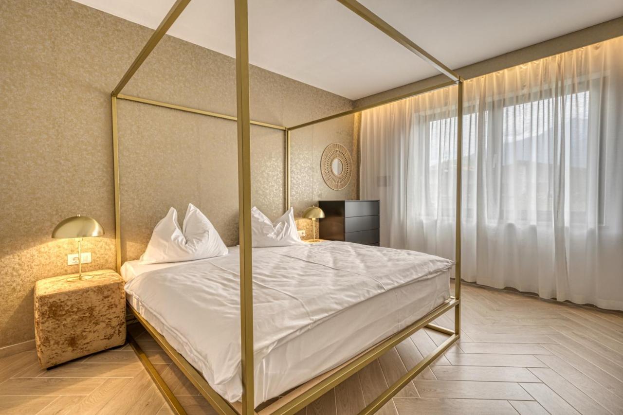 Goldfinger + Suites Лана Экстерьер фото