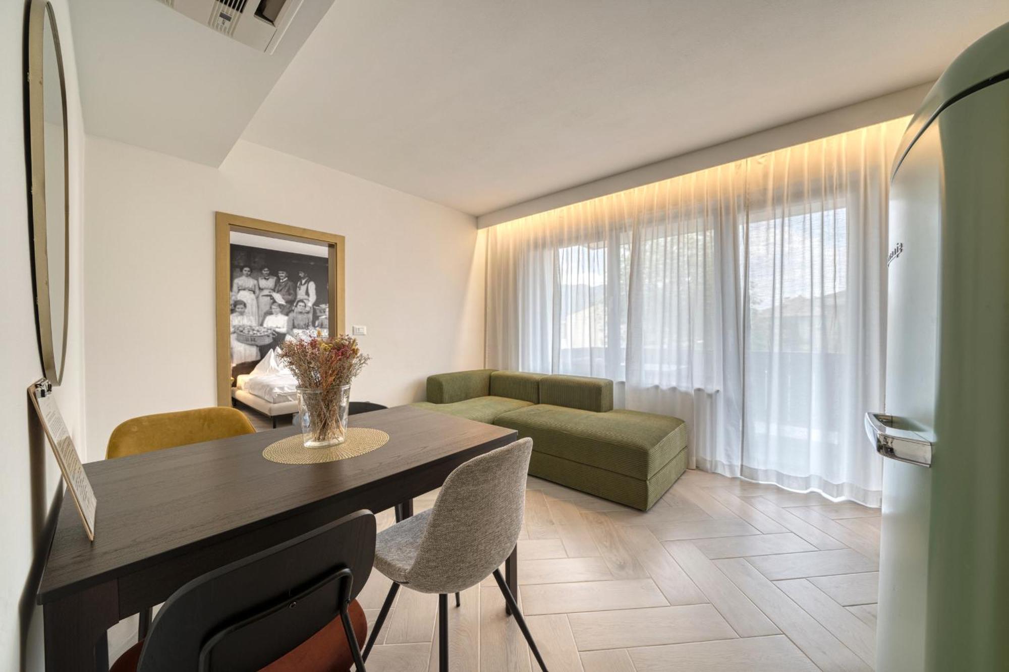 Goldfinger + Suites Лана Экстерьер фото