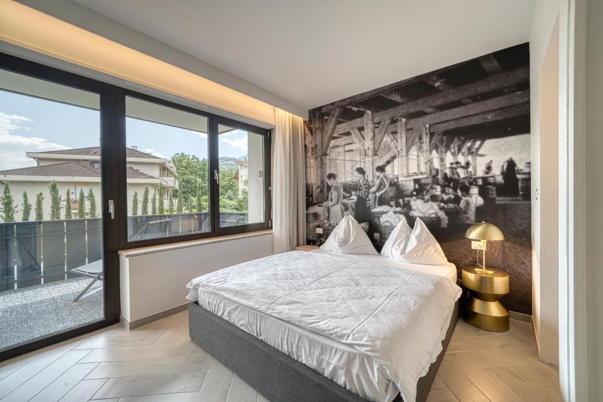 Goldfinger + Suites Лана Экстерьер фото